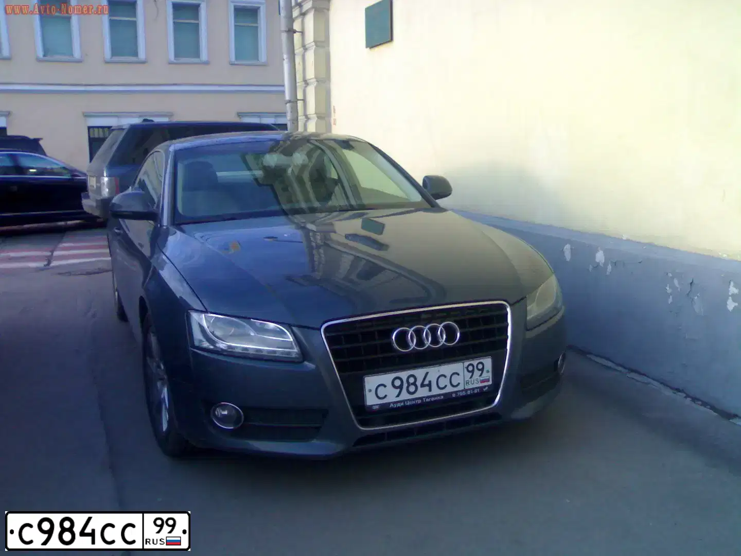 Фото автомобиля AUDI A6, 2002 — госномер С984СС99. Цвет: ТЕМНО-КОРИЧНЕВЫЙ