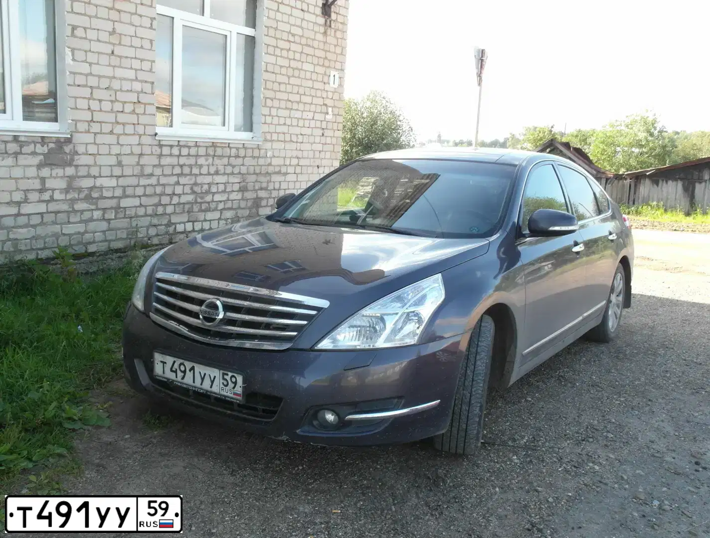 Фото автомобиля NISSAN TEANA, 2008 — госномер В121ТТ186. Цвет: СЕРО-СИРЕНЕВЫЙ