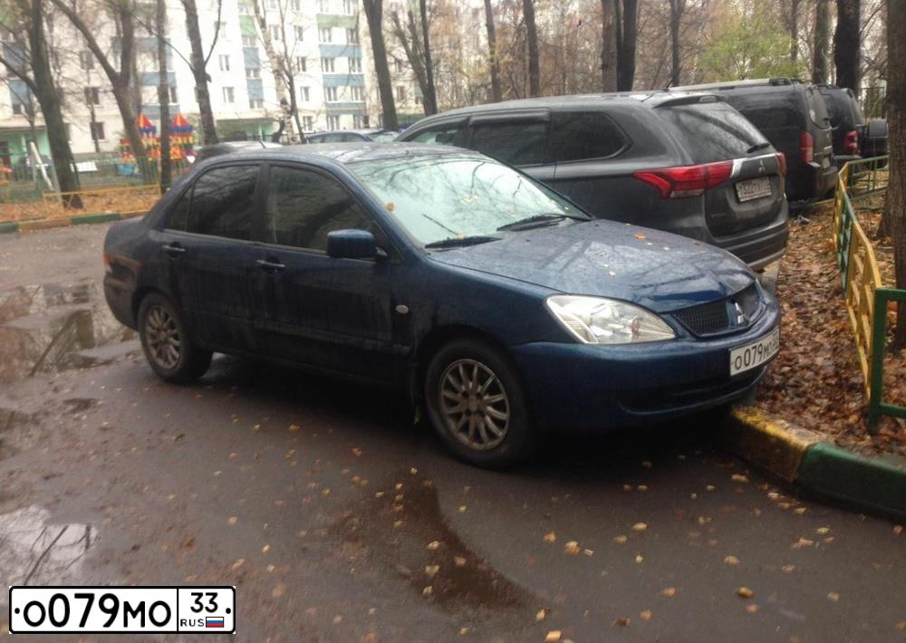 Фото автомобиля MITSUBISHI LANCER, 2005 — госномер Р515ВХ799. Цвет: СИНИЙ