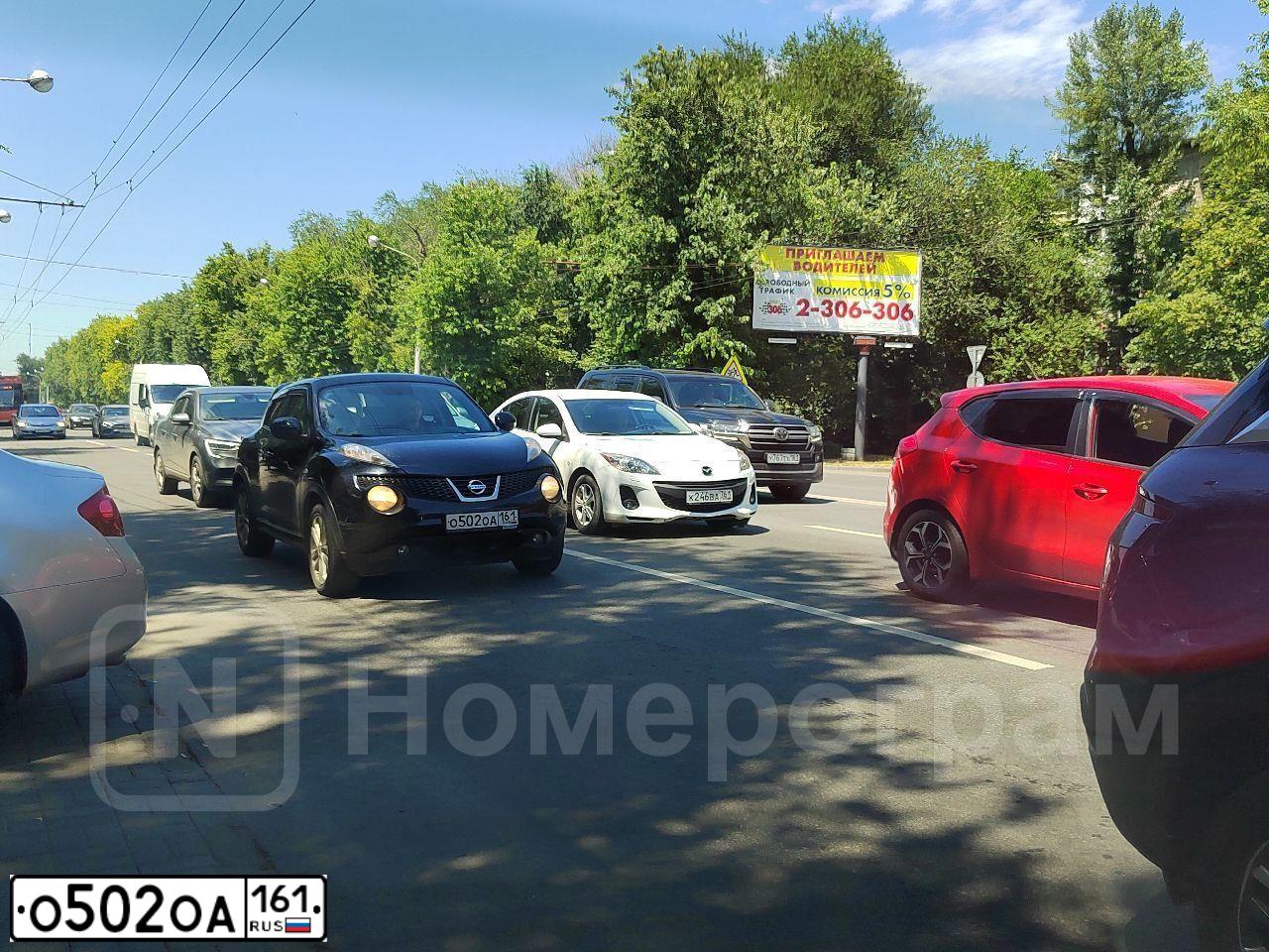 Фото автомобиля NISSAN JUKE, 2011 — госномер К555ТВ134. Цвет: ЧЕРНЫЙ