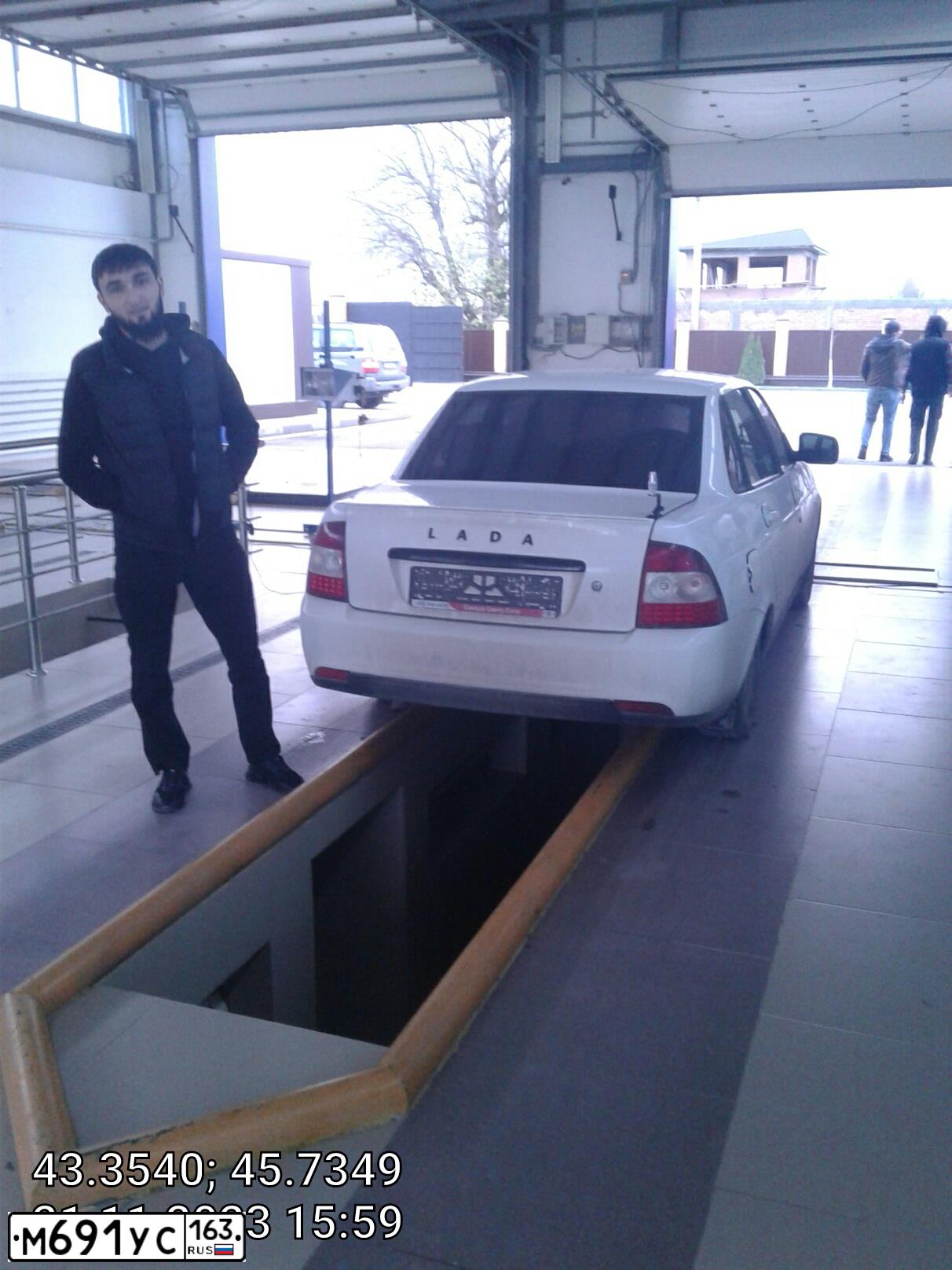 Фото автомобиля LADA 2170 PRIORA, 2010 — госномер М417КК159. Цвет: Белый