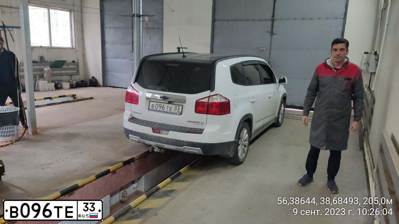 Фото автомобиля TOYOTA CAMRY, 2008 — госномер В096ТЕ33. Цвет: ЧЕРНЫЙ