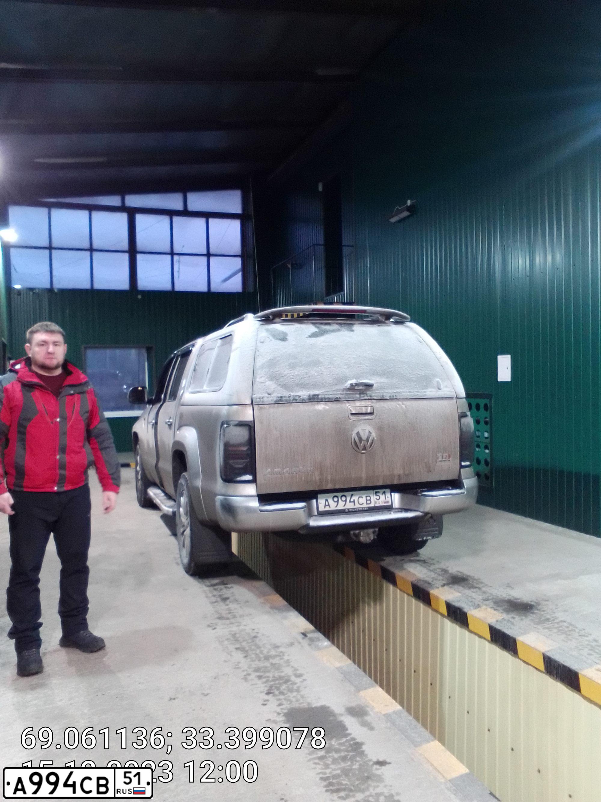 Фото автомобиля VOLKSWAGEN AMAROK, 2011 — госномер Р036УВ36. Цвет: БЕЖЕВЫЙ