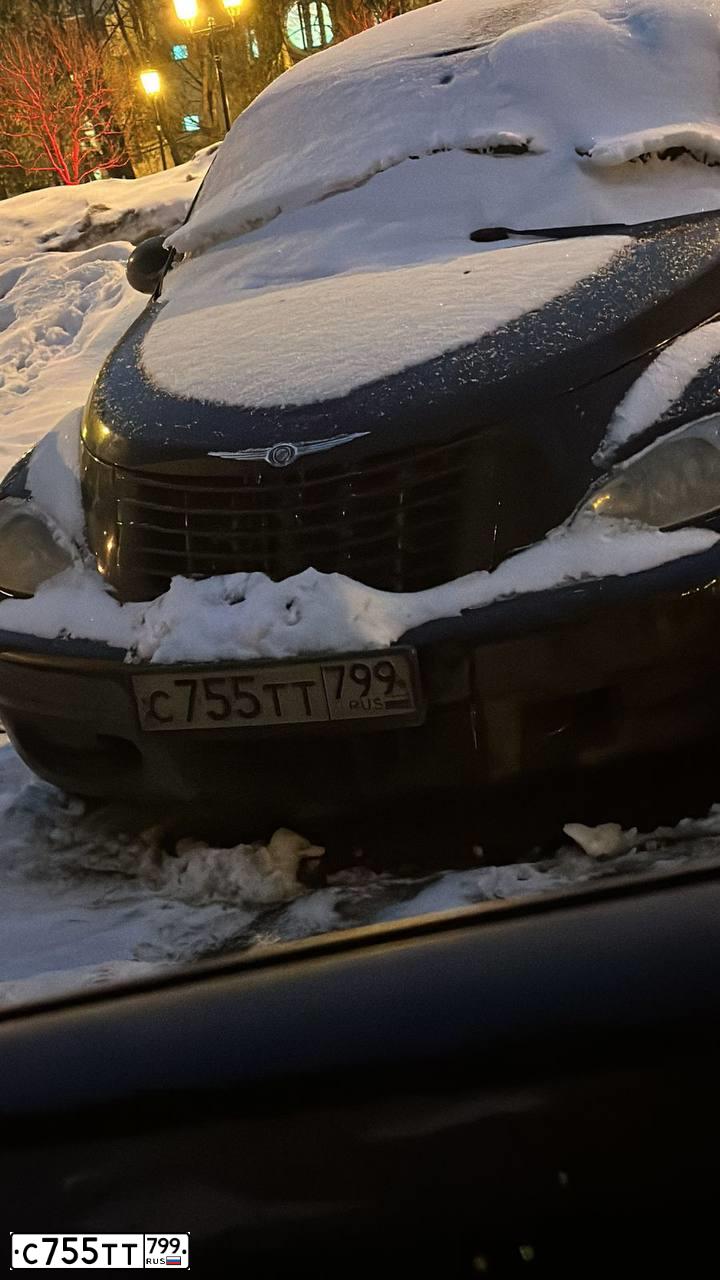 Фото автомобиля CHRYSLER PT CRUISER, 2004 — госномер В663КС799. Цвет: ЧЕРНЫЙ