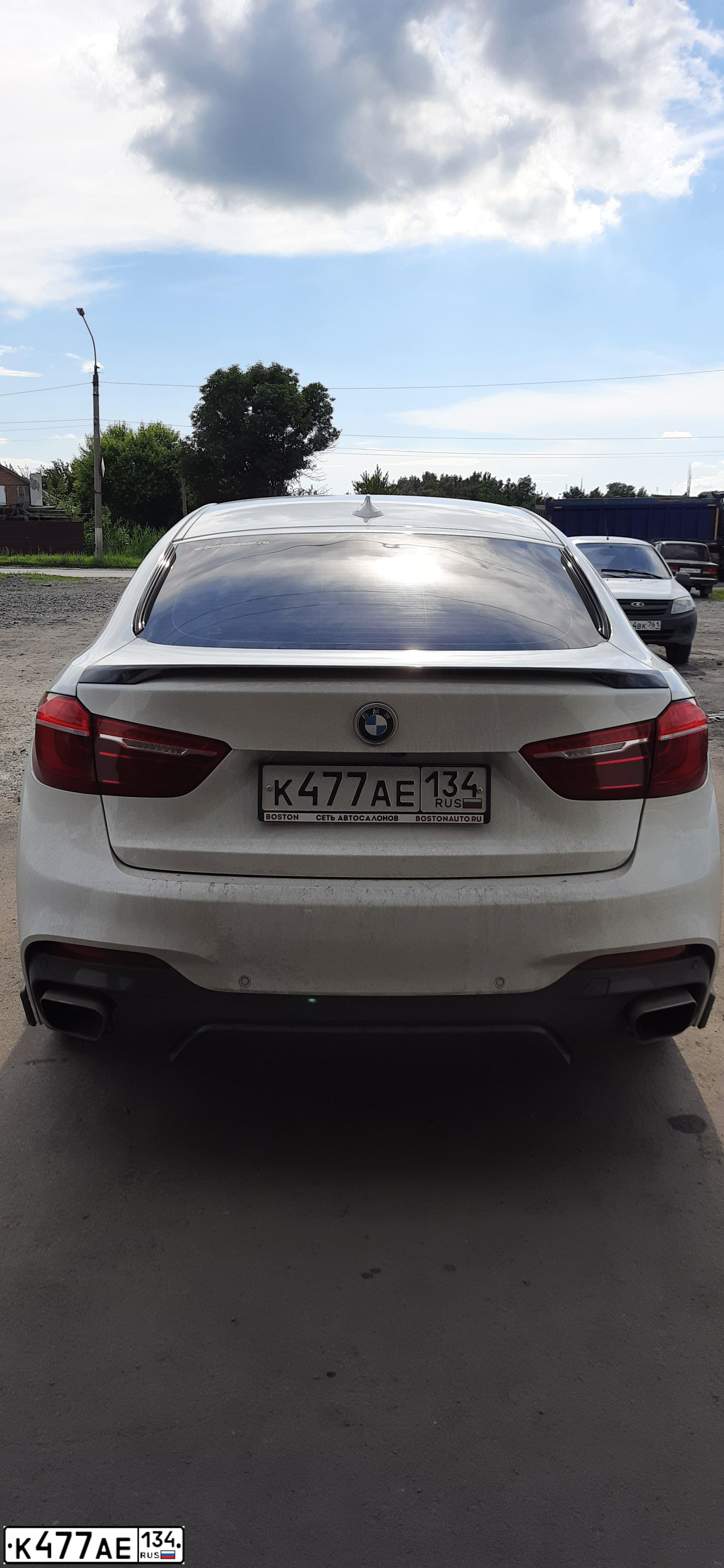 Фото автомобиля BMW X6, 2016 — госномер О666СЕ61. Цвет: Белый