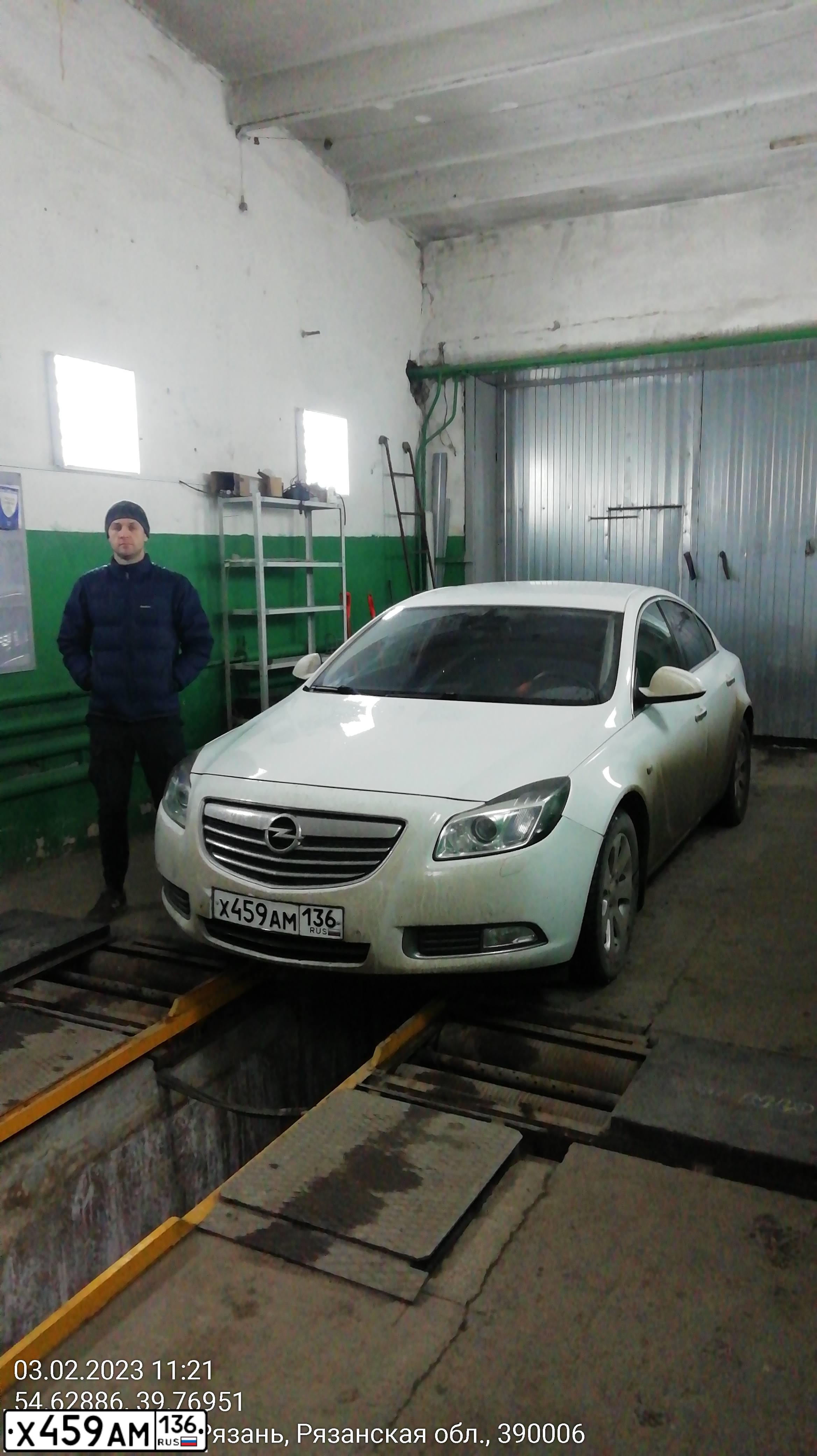 Фото автомобиля OPEL INSIGNIA, 2011 — госномер Х265ТС62. Цвет: Белый
