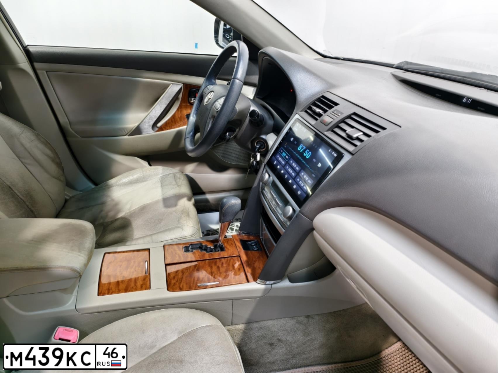 Фото автомобиля TOYOTA CAMRY, 2008 — госномер М510РХ46. Цвет: БЕЖЕВЫЙ