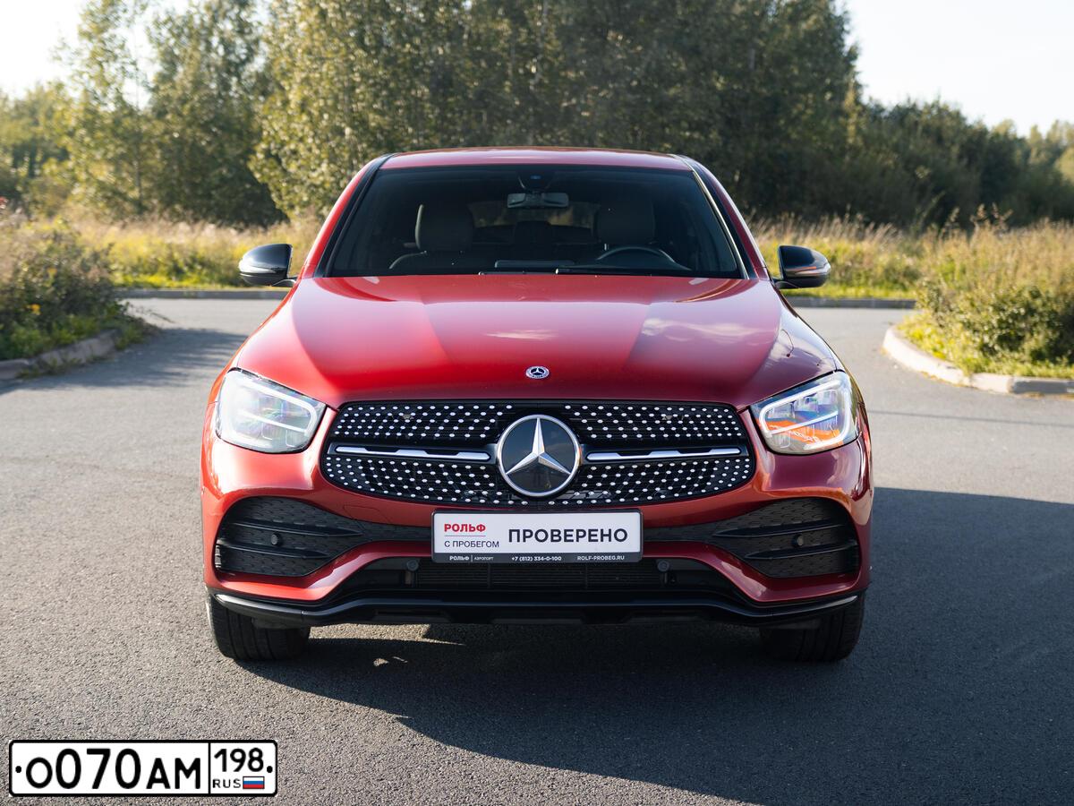 Фото автомобиля MERCEDES GLC-KLASSE, 2019 — госномер О070АМ198. Цвет: КРАСНЫЙ