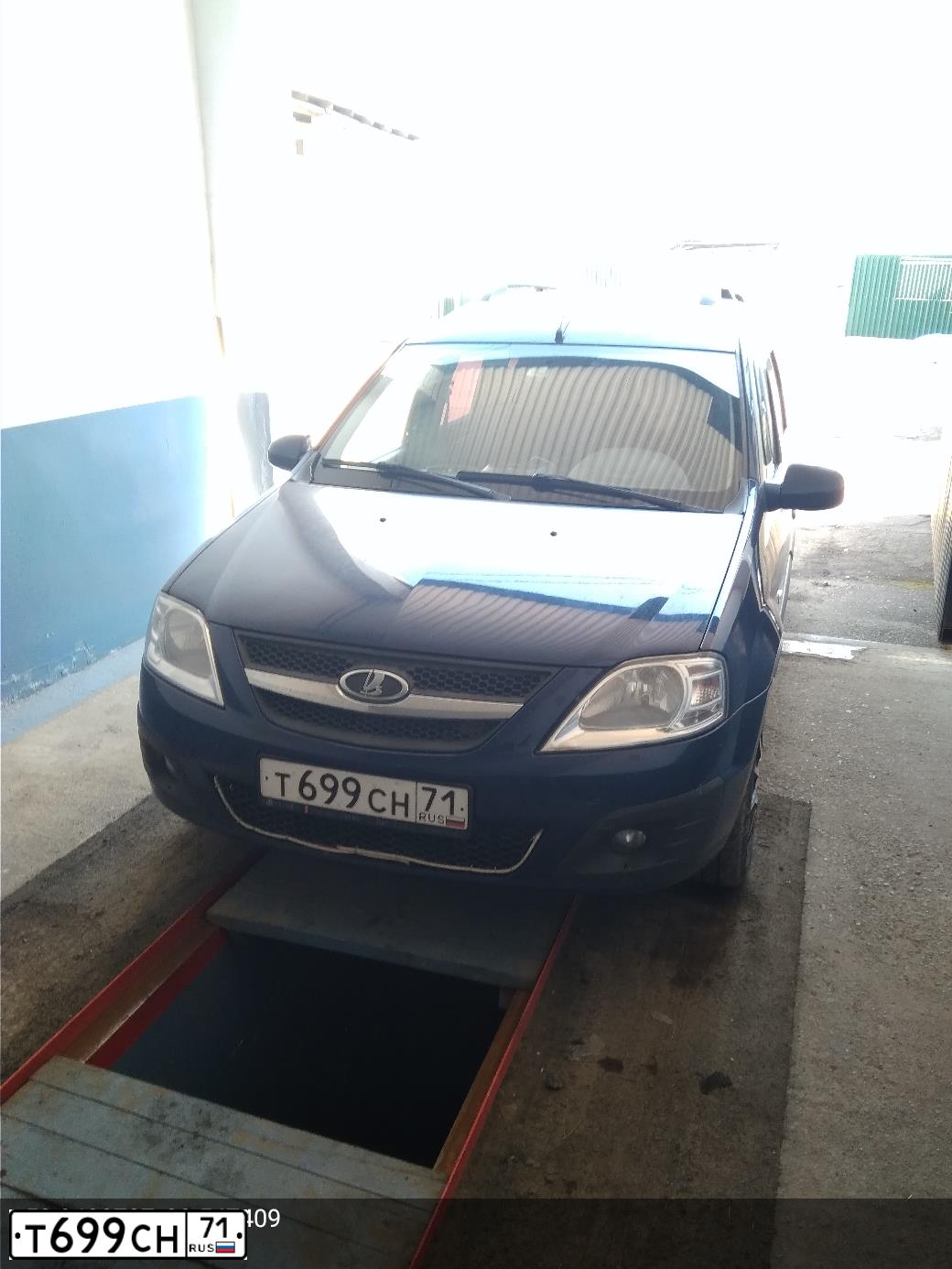 Фото автомобиля LADA LARGUS, 2017 — госномер Т699СН71. Цвет: СИНИЙ