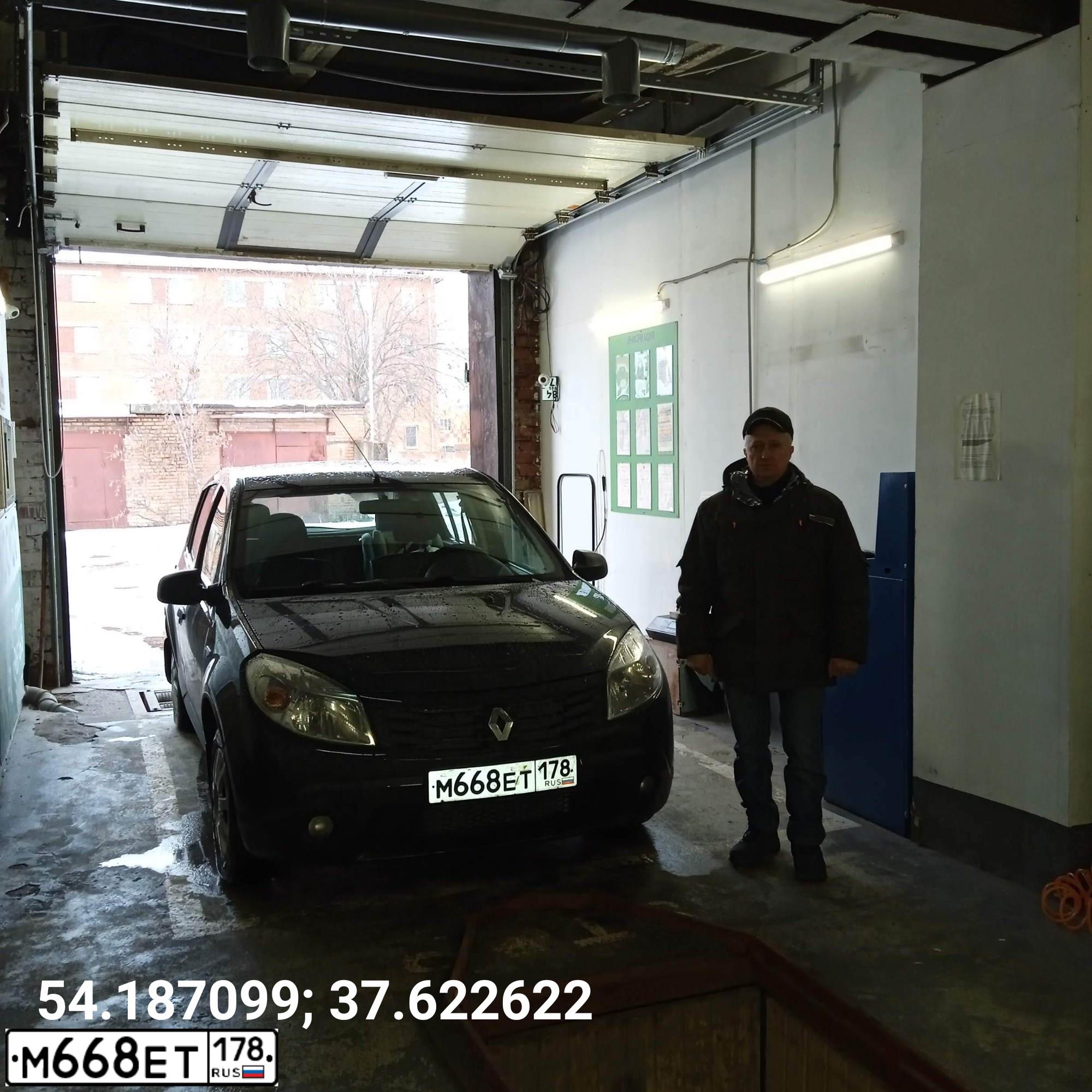 Фото автомобиля РЕНО САНДЕРО, 2012 — госномер О258ЕО71. Цвет: ЧЕРНЫЙ