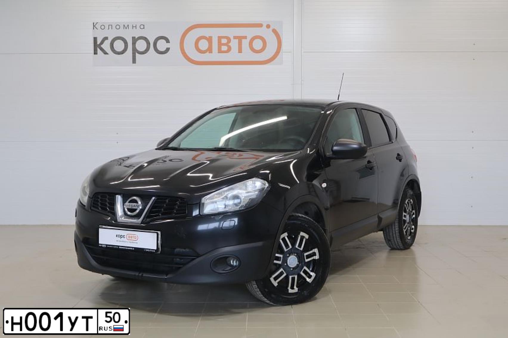 Фото автомобиля NISSAN QASHQAI, 2010 — госномер С737ТЕ777. Цвет: ЧЕРНЫЙ