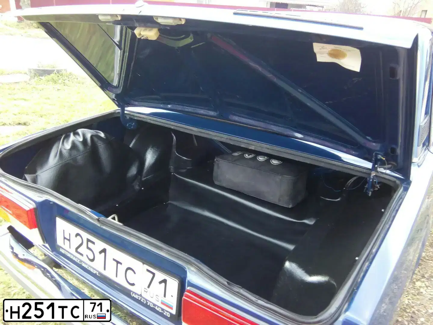 Фото автомобиля LADA 2107 LADA, 2009 — госномер Н251ТС71. Цвет: ТЕМНО-СИНИЙ