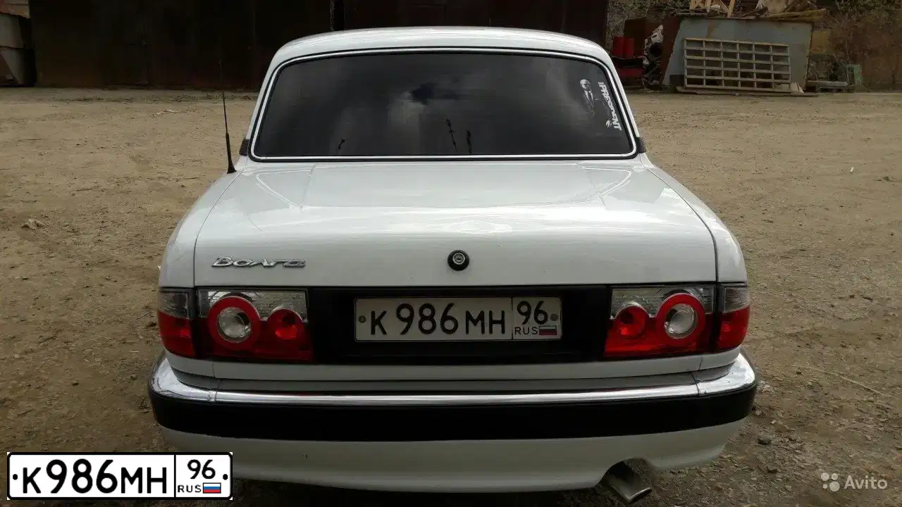Фото автомобиля GAZ 3110 WOLGA, 2007 — госномер Р435ОТ48. Цвет: АЙСБЕРГ