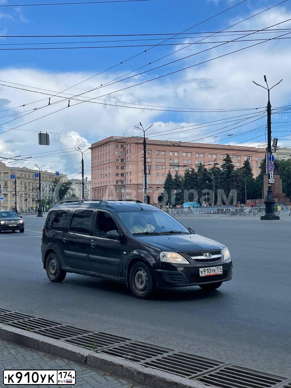 Фото автомобиля LADA LARGUS, 2019 — госномер К910УК174. Цвет: ТЕМНО-КОРИЧНЕВЫЙ