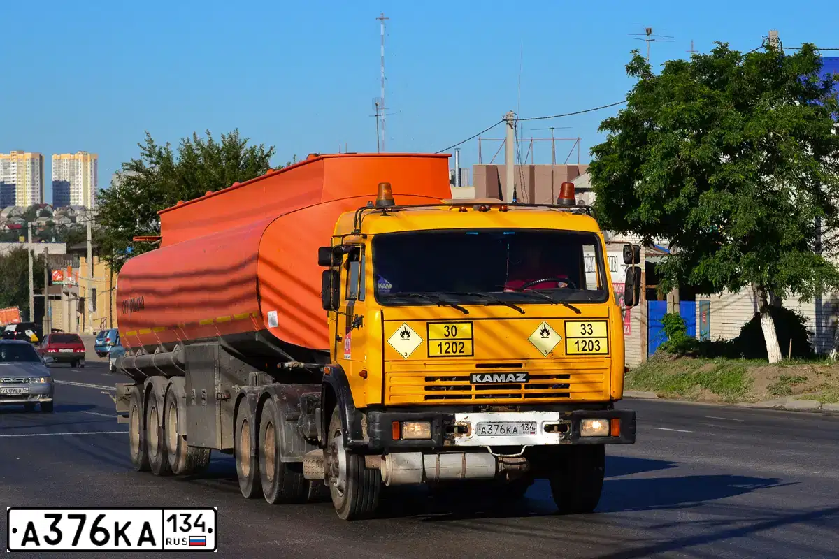 Фото автомобиля KAMAZ 65116 /6X4/, 2012 — госномер А376КА134. Цвет: ЖЕЛТЫЙ