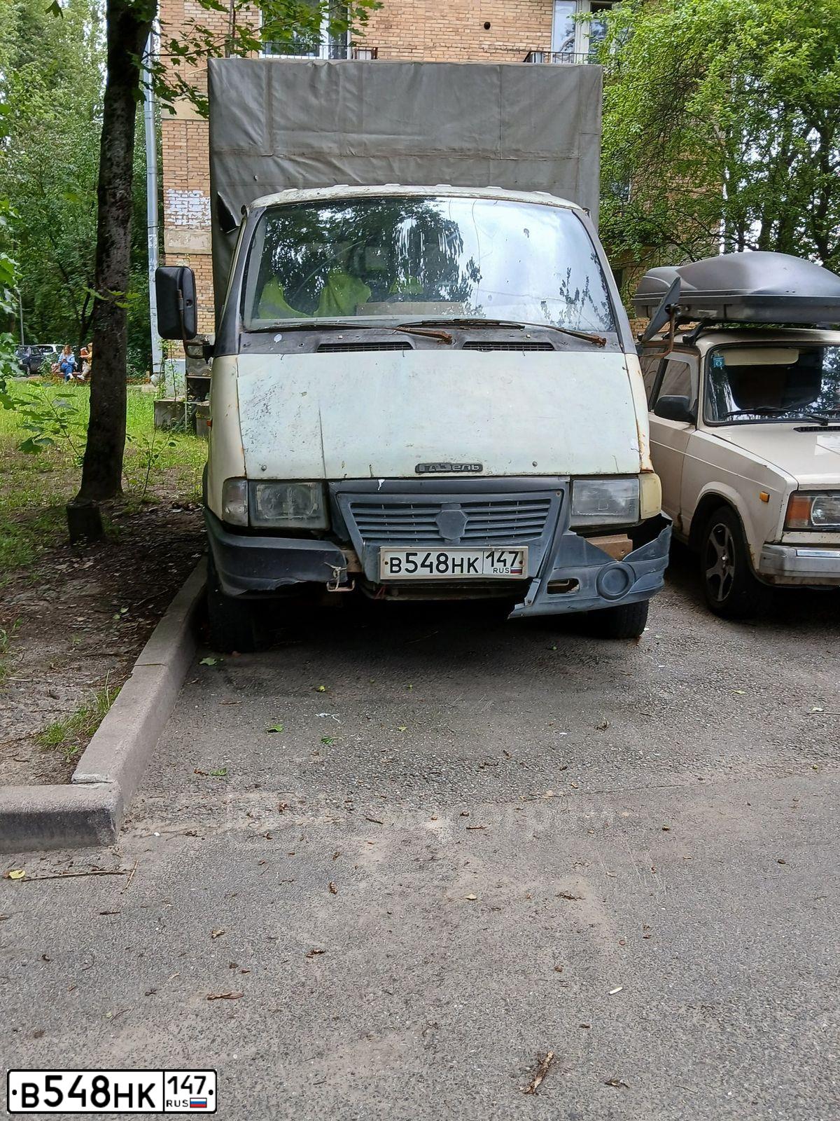 Фото автомобиля GAZ 3302 GAZEL, 2002 — госномер В548НК147. Цвет: БЕЛО-ЖЕЛТЫЙ