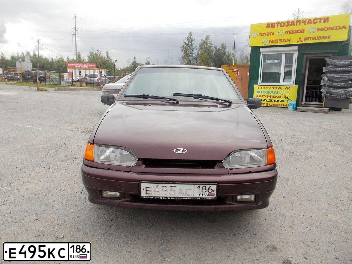 Фото автомобиля TOYOTA CAMRY, 2017 — госномер Е495КС186. Цвет: Белый
