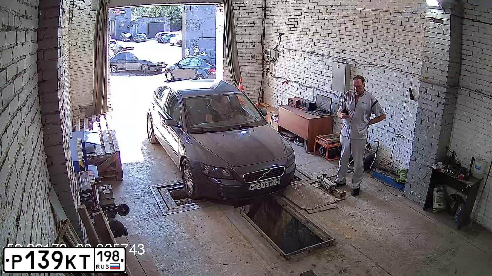 Фото автомобиля VOLVO S40, 2004 — госномер О467УС797. Цвет: ТЕМНО-СЕРЫЙ