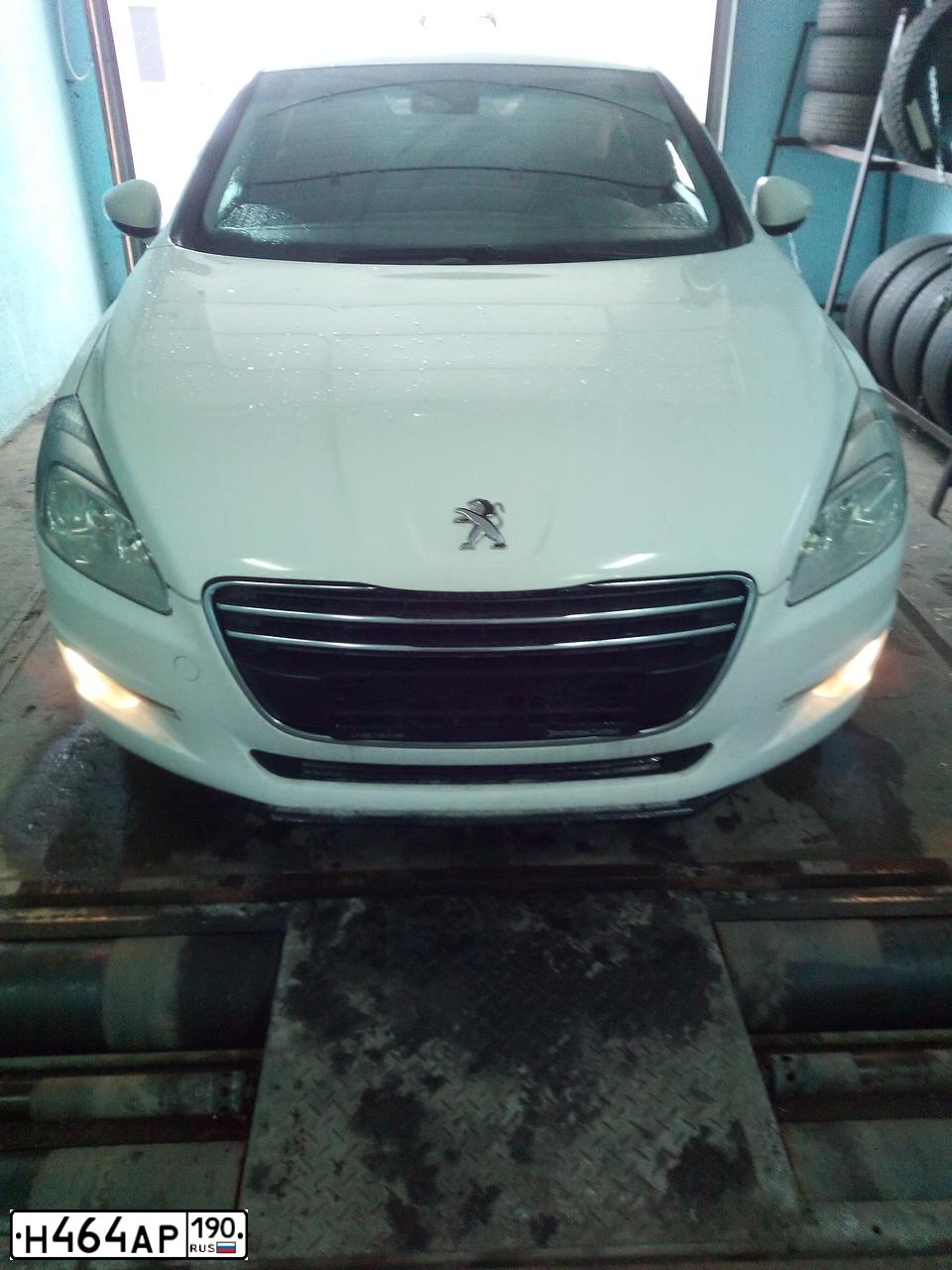 Фото автомобиля PEUGEOT T 508, 2012 — госномер С211РТ39. Цвет: БЕЛЫЙ