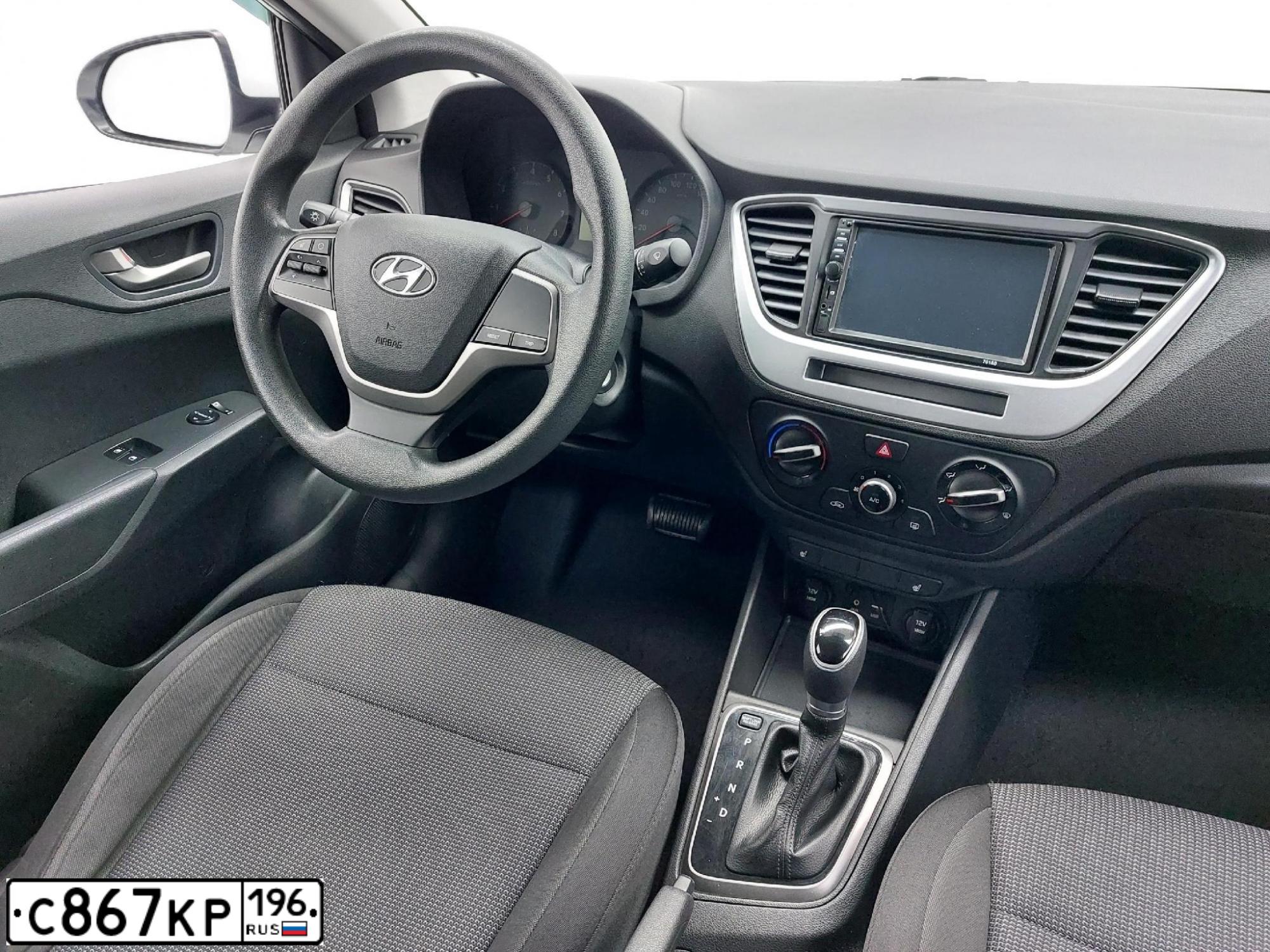 Фото автомобиля HYUNDAI SOLARIS, 2017 — госномер К896МУ45. Цвет: Белый