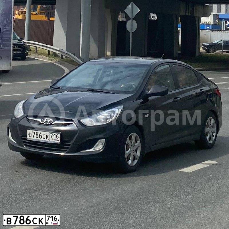 Фото автомобиля HYUNDAI SOLARIS, 2011 — госномер Н222ХР116. Цвет: ЧЕРНЫЙ
