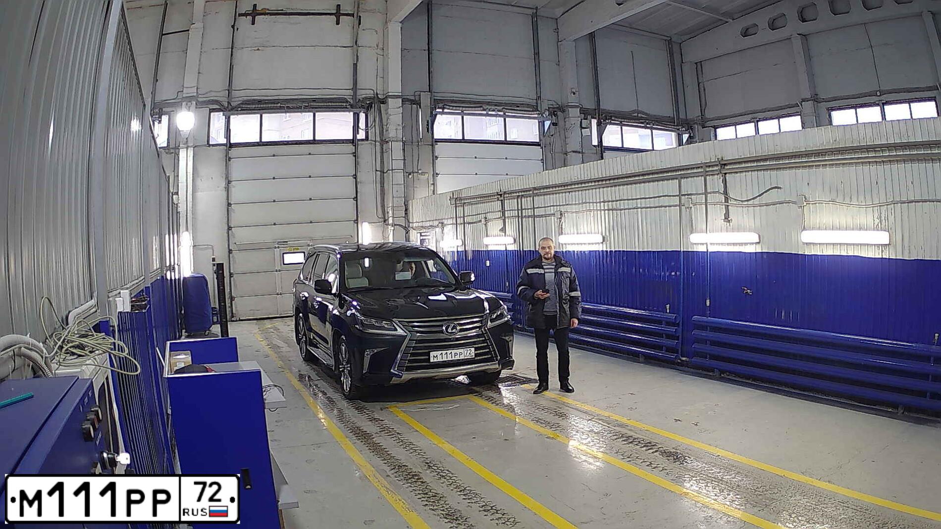 Фото автомобиля TOYOTA LANDCRUISER 200, 2009 — госномер М111РР72. Цвет: ЧЕРНЫЙ