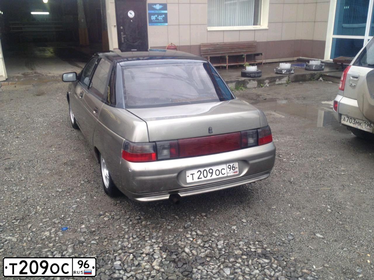 Фото автомобиля LADA 2110 LADA, 2001 — госномер Т209ОС96. Цвет: СЕРО-ЗЕЛЕНЫЙ