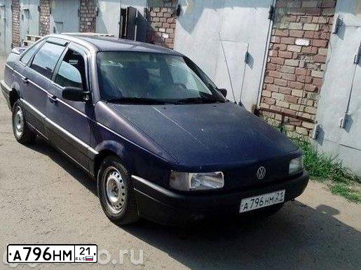 Фото автомобиля VOLKSWAGEN PASSAT, 1990 — госномер М485МН763. Цвет: синий