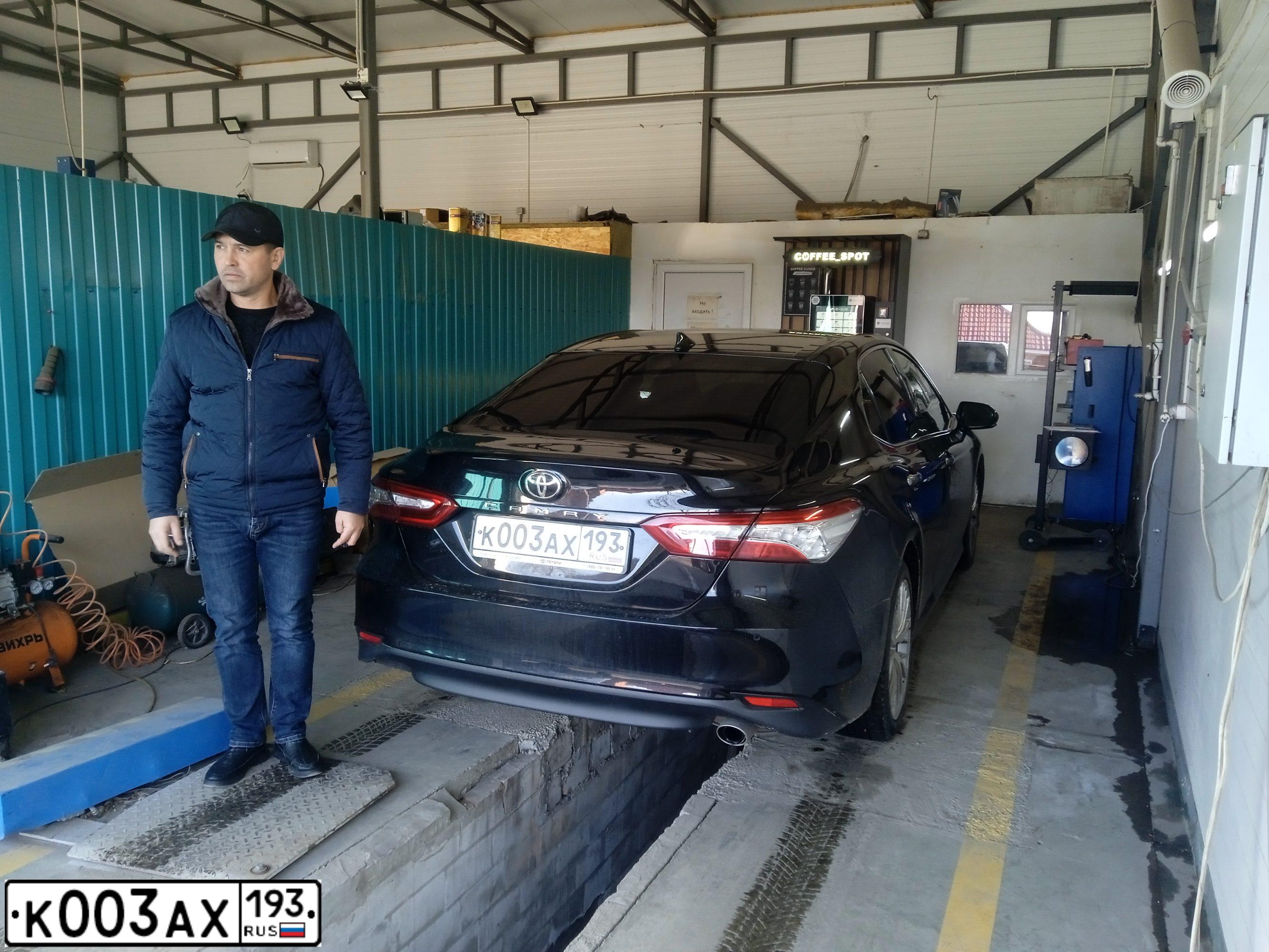 Фото автомобиля TOYOTA CAMRY, 2020 — госномер К003АХ193. Цвет: ЧЕРНЫЙ
