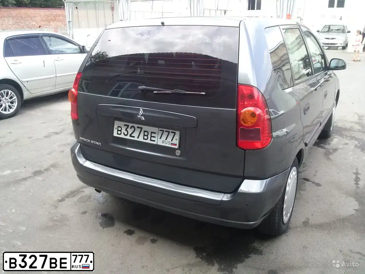 Фото автомобиля MITSUBISHI SPACE STAR, 2004 — госномер В009СХ97. Цвет: СЕРЫЙ