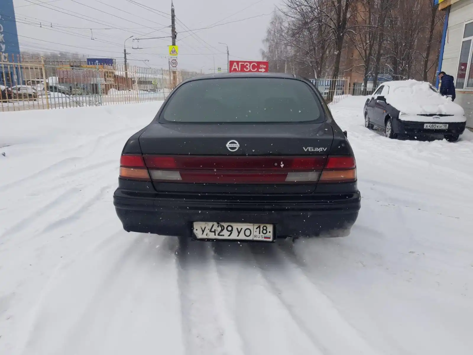 Фото автомобиля LADA 2170 PRIORA, 2008 — госномер А480КН18. Цвет: СИНЕ-ЧЕРНЫЙ