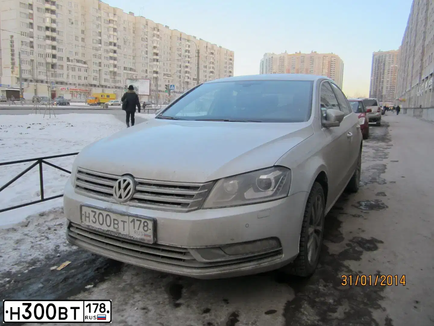Фото автомобиля VOLKSWAGEN PASSAT, 2012 — госномер Н425КО73. Цвет: Серебристый