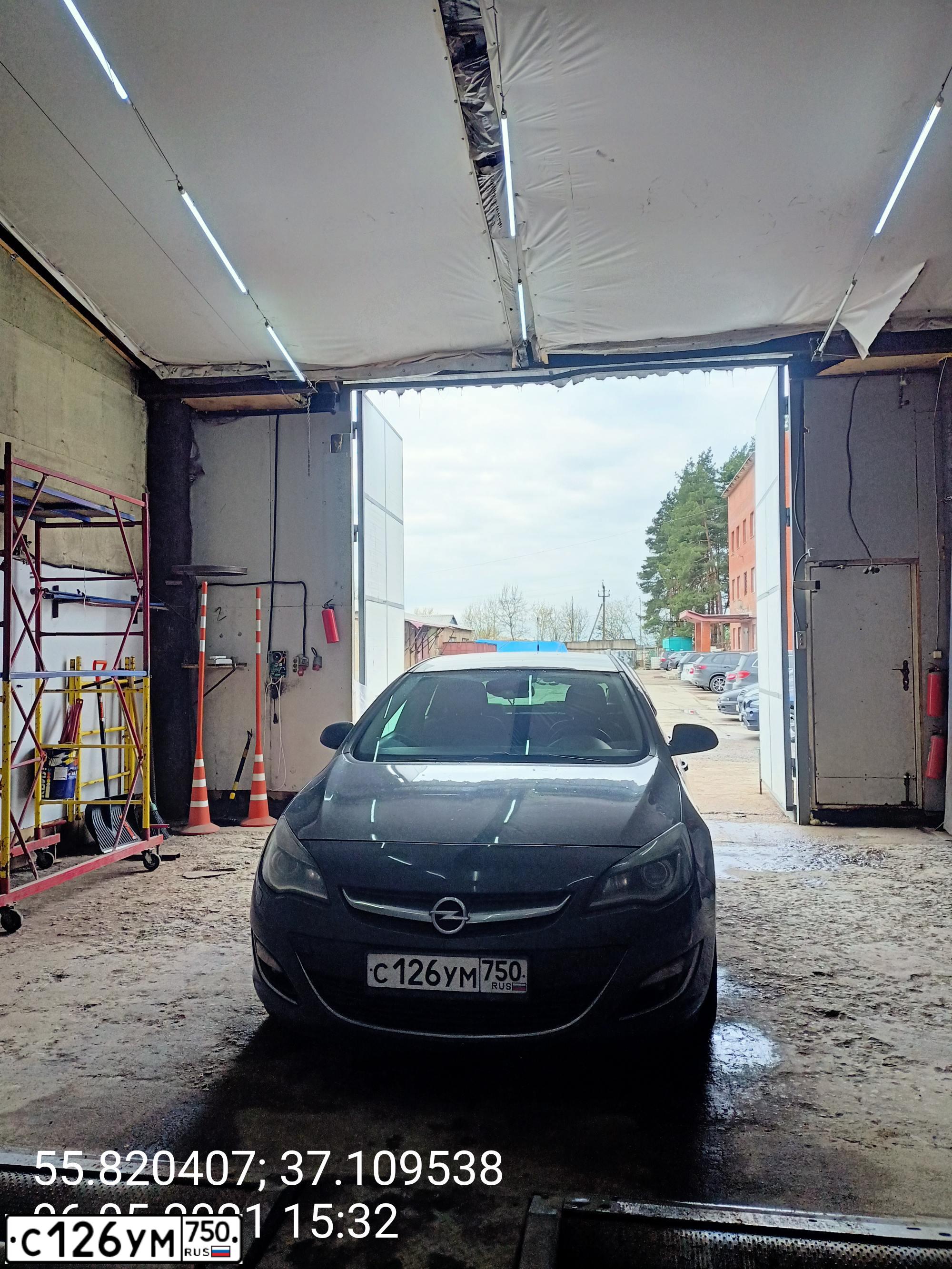 Фото автомобиля OPEL ASTRA, 2013 — госномер С126УМ750. Цвет: СЕРЫЙ