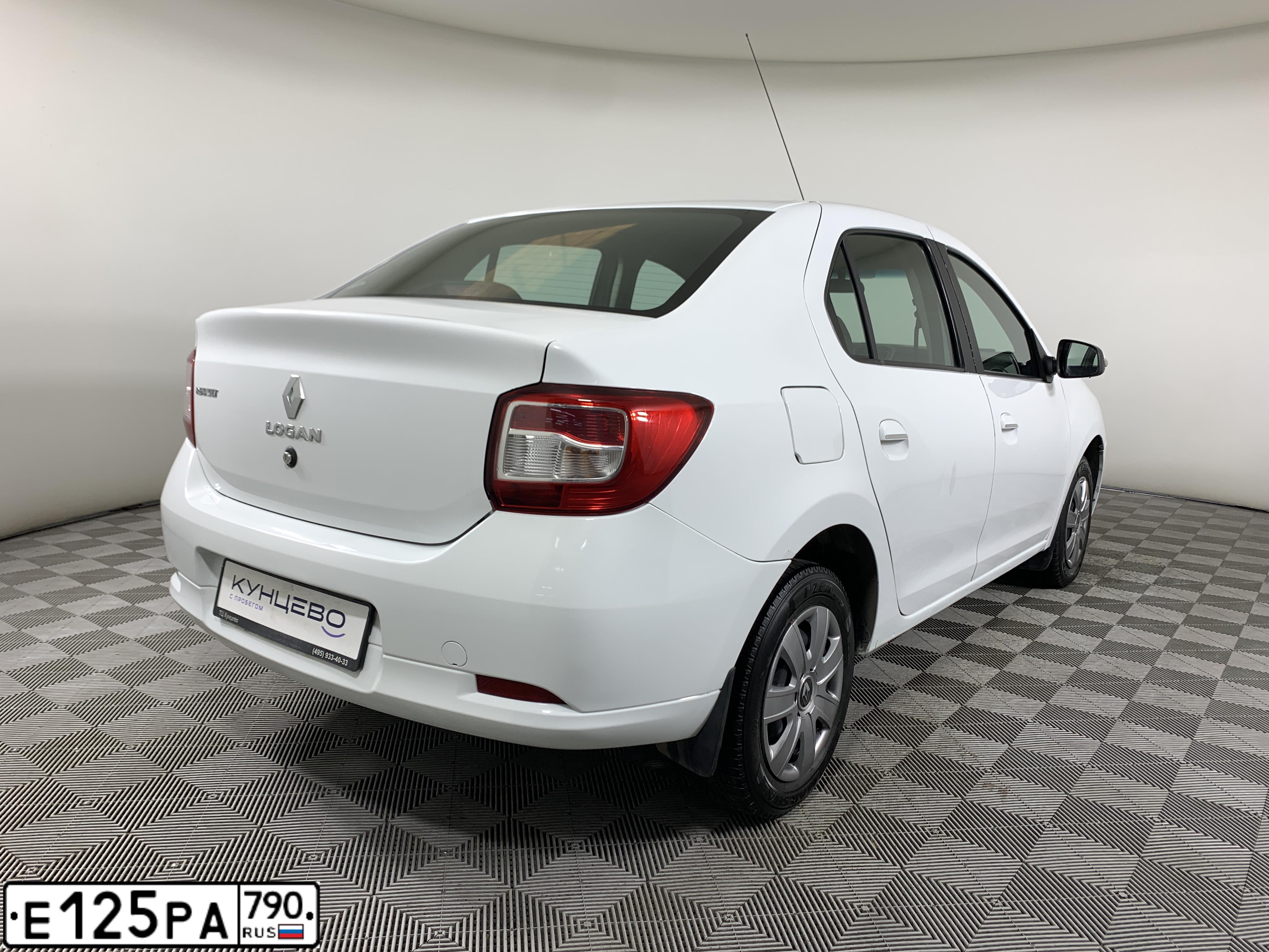 Фото автомобиля RENAULT LOGAN, 2018 — госномер У588ЕУ550. Цвет: Белый