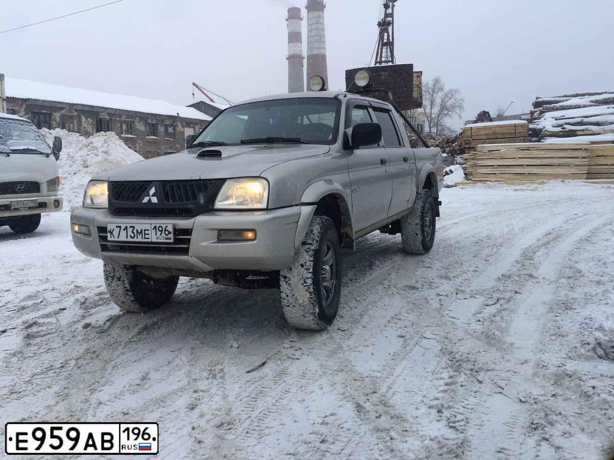 Фото автомобиля HYUNDAI HD-SERIE, 2010 — госномер О008АВ77. Цвет: Белый