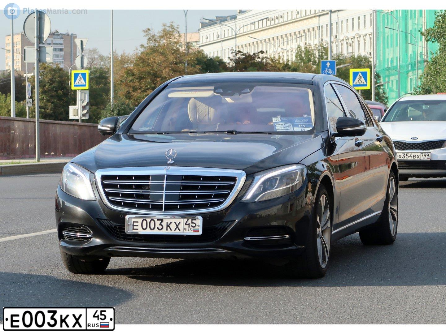 Фото автомобиля MERCEDES S-KLASSE, 2015 — госномер Е003КХ45. Цвет: ЧЕРНЫЙ