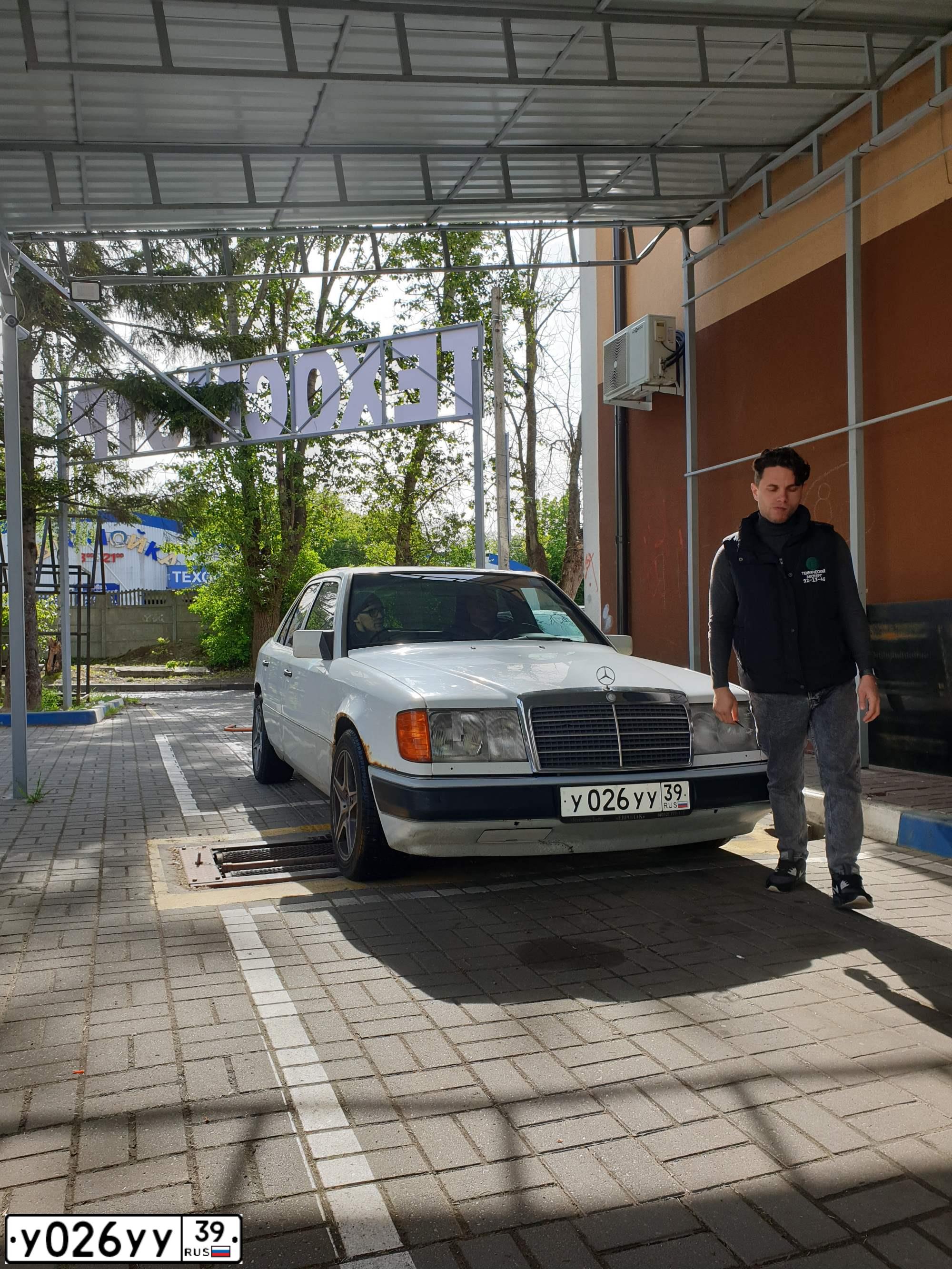 Фото автомобиля MERCEDES S-KLASSE, 1998 — госномер Т999АА97. Цвет: ЧЕРНЫЙ