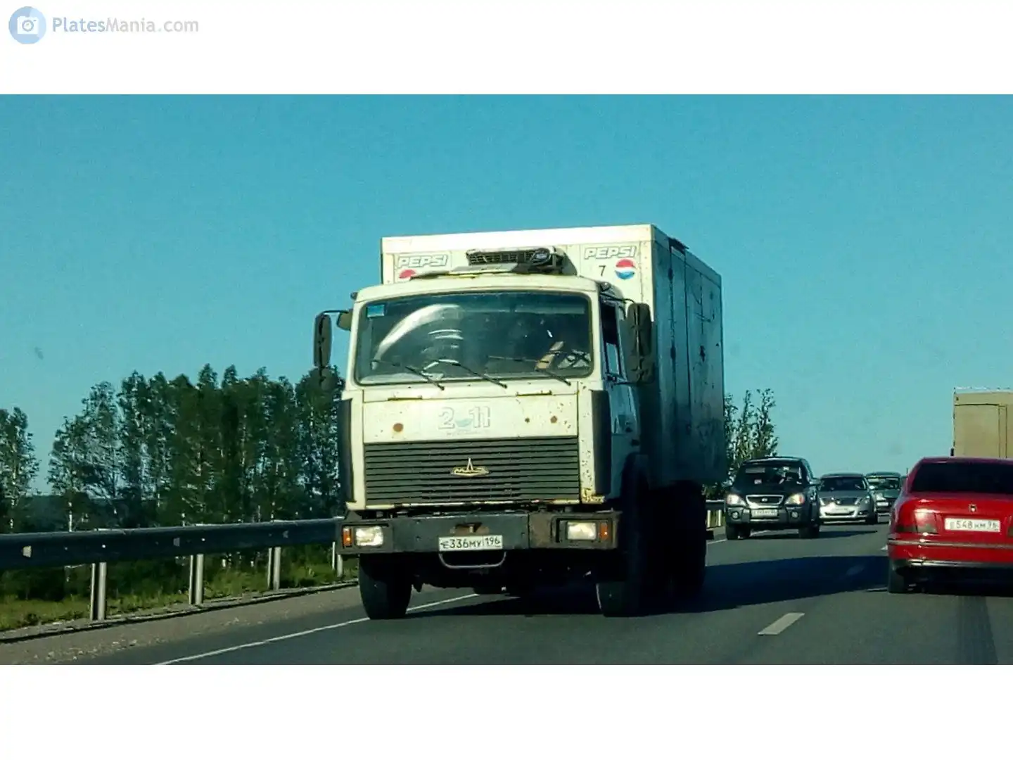 Фото автомобиля MAZ 5731 /4X2/ KUPAVA, 2007 — госномер Е336МУ196. Цвет: Белый