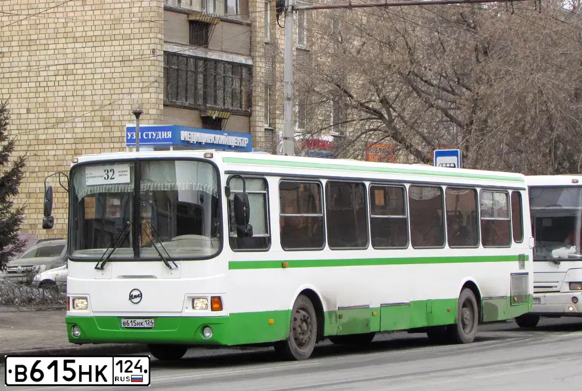 Фото автомобиля LIAZ 5256, 2007 — госномер В615НК124. Цвет: Белый