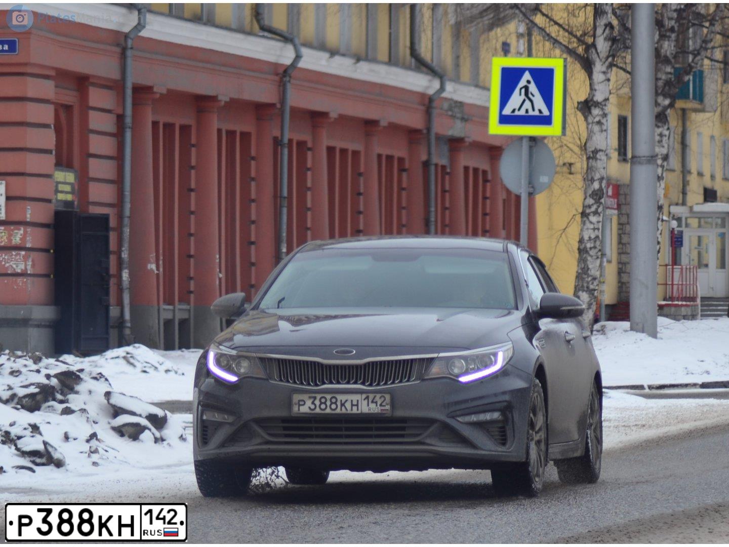 Фото автомобиля KIA MAGENTIS  OPTIMA, 2019 — госномер Р885НТ138. Цвет: СЕРЫЙ