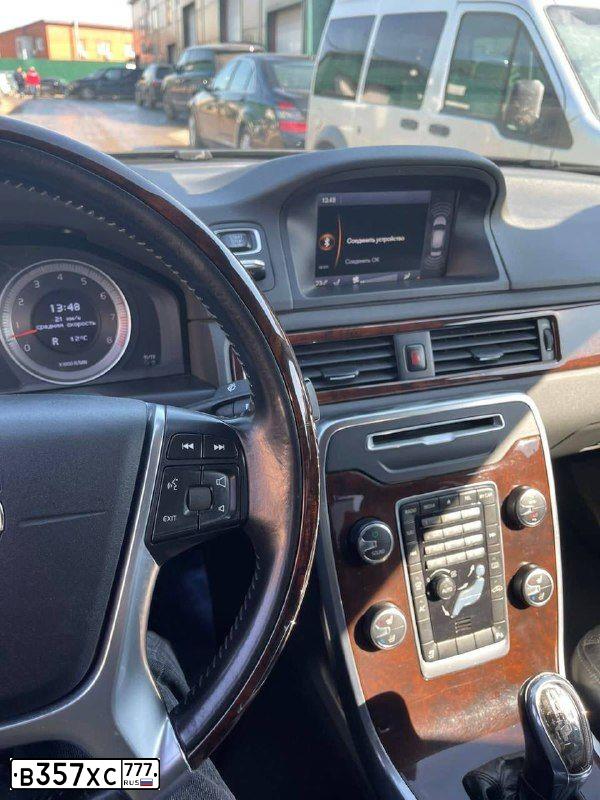 Фото автомобиля VOLVO S80, 2012 — госномер В357ХС777. Цвет: ЧЕРНЫЙ