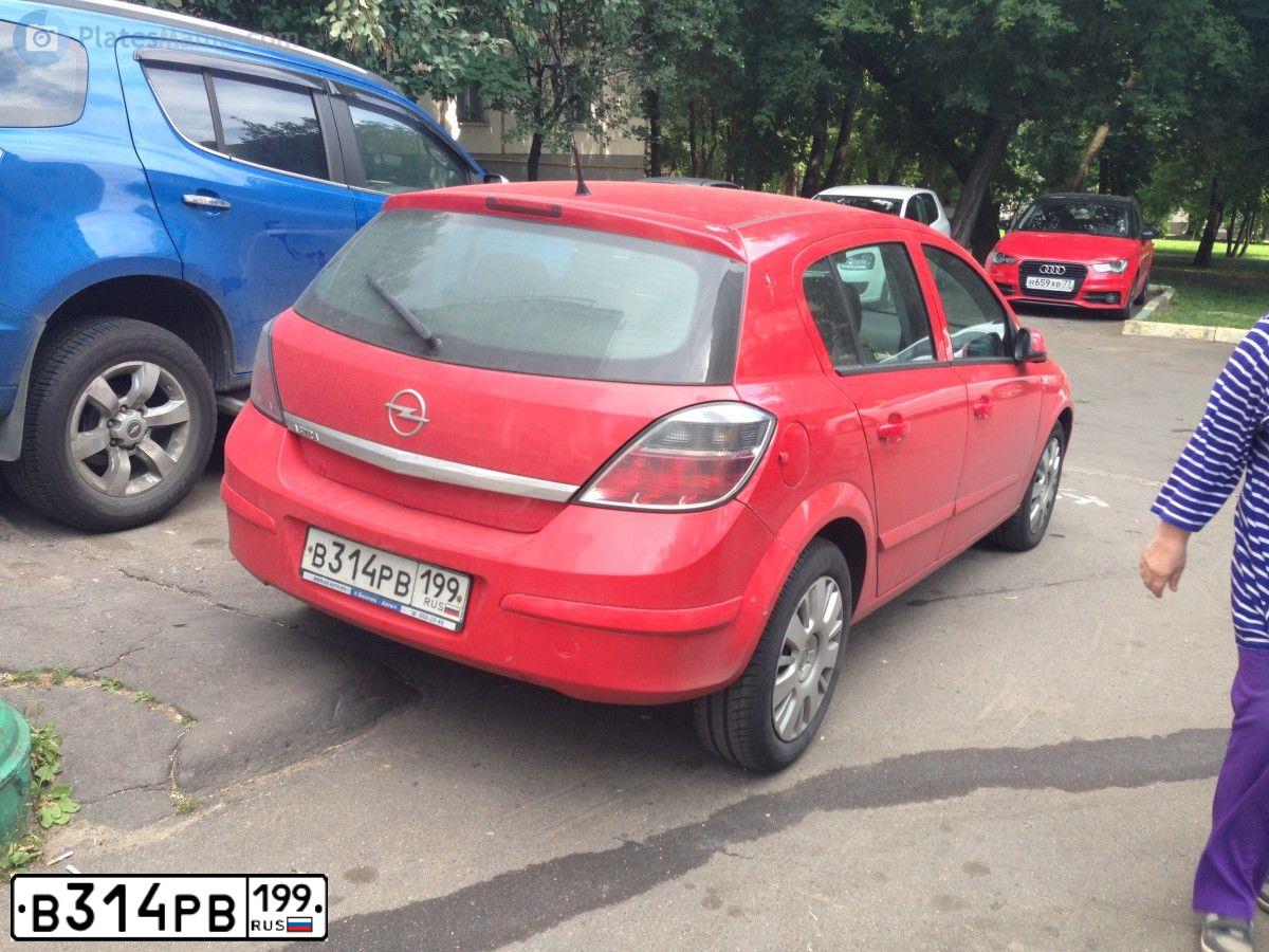 Фото автомобиля FORD KUGA, 2013 — госномер М440ОВ77. Цвет: КОРИЧНЕВЫЙ СВЕТЛЫЙ