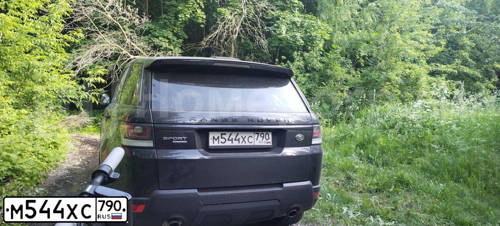 Фото автомобиля LANDROVER RANGE ROVER SPORT, 2014 — госномер Е009КК777. Цвет: ЧЕРНЫЙ