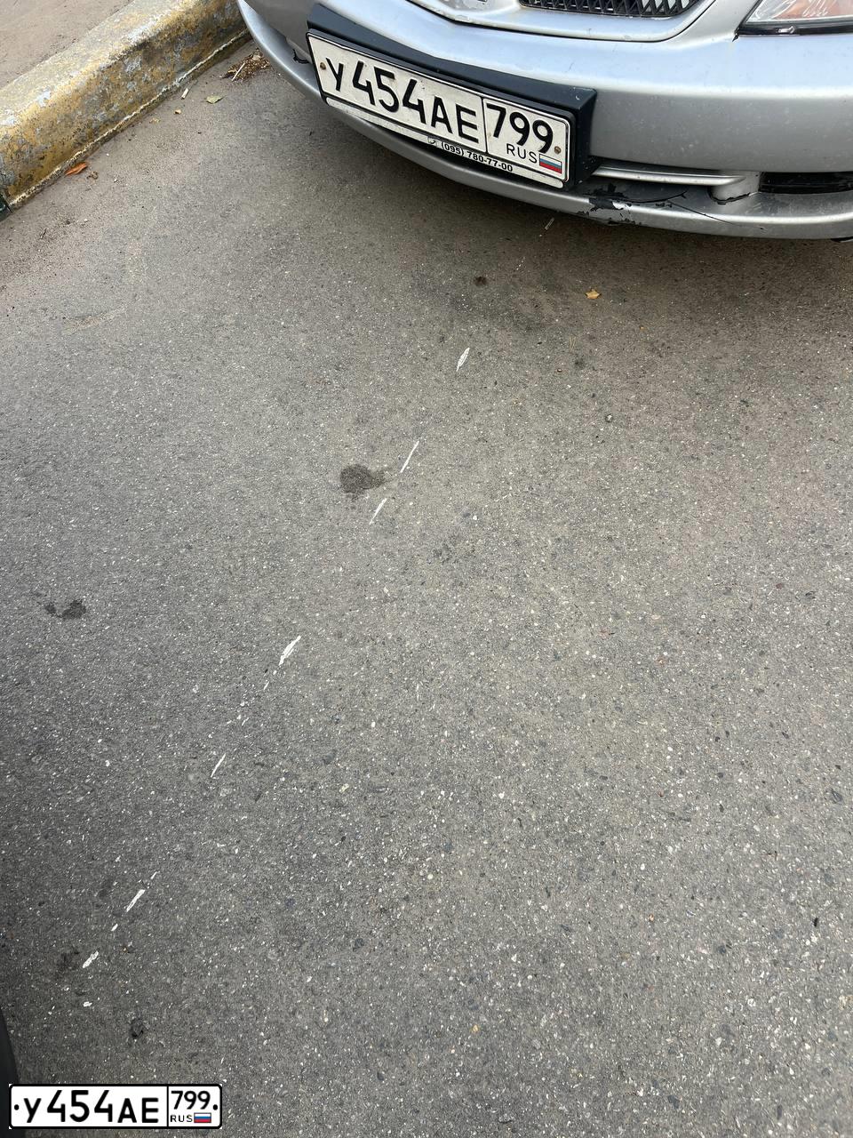Фото автомобиля MITSUBISHI LANCER, 2006 — госномер О877УО190. Цвет: серебристый