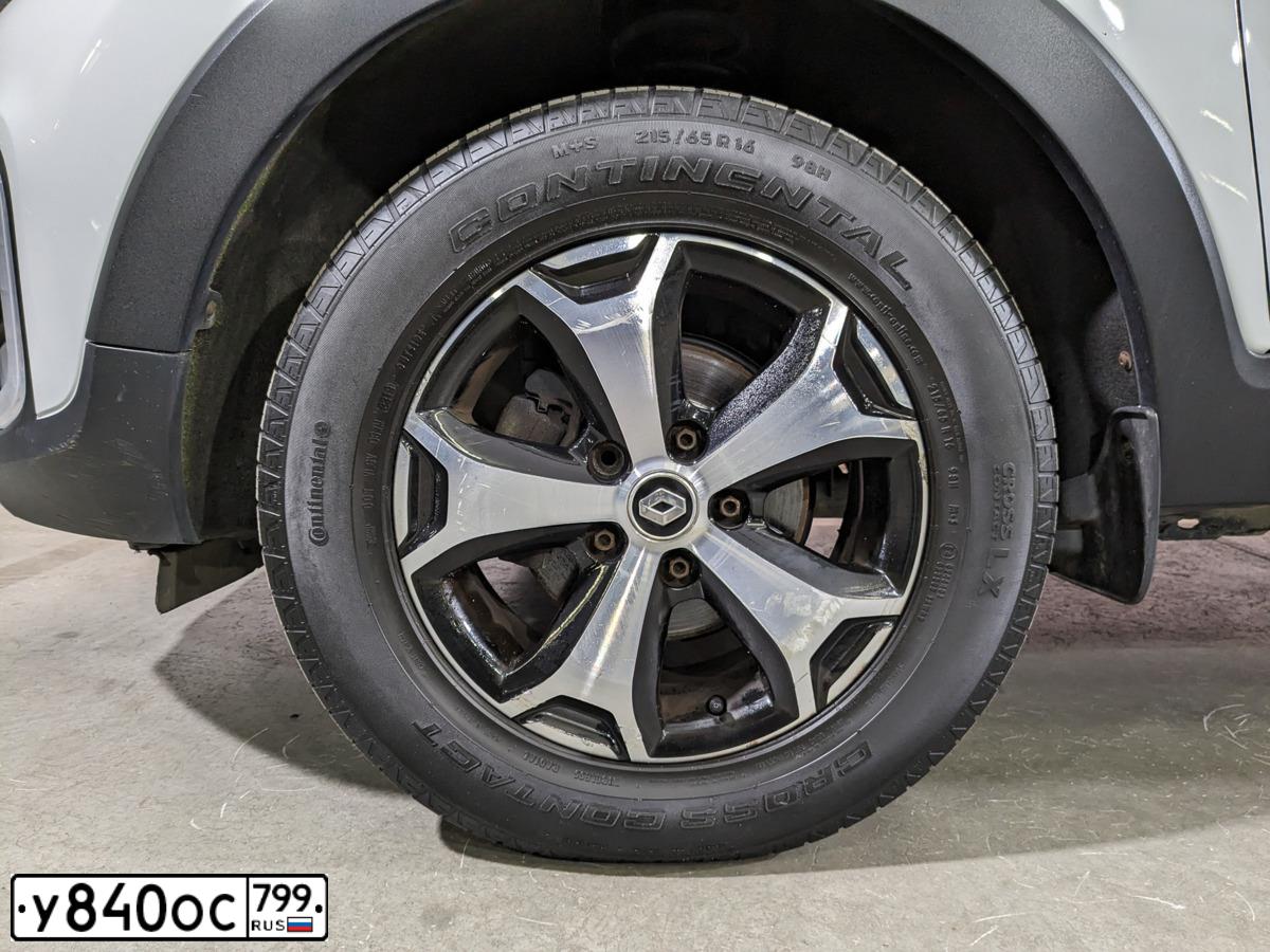 Фото автомобиля RENAULT KAPTUR, 2019 — госномер С824ВР180. Цвет: Белый