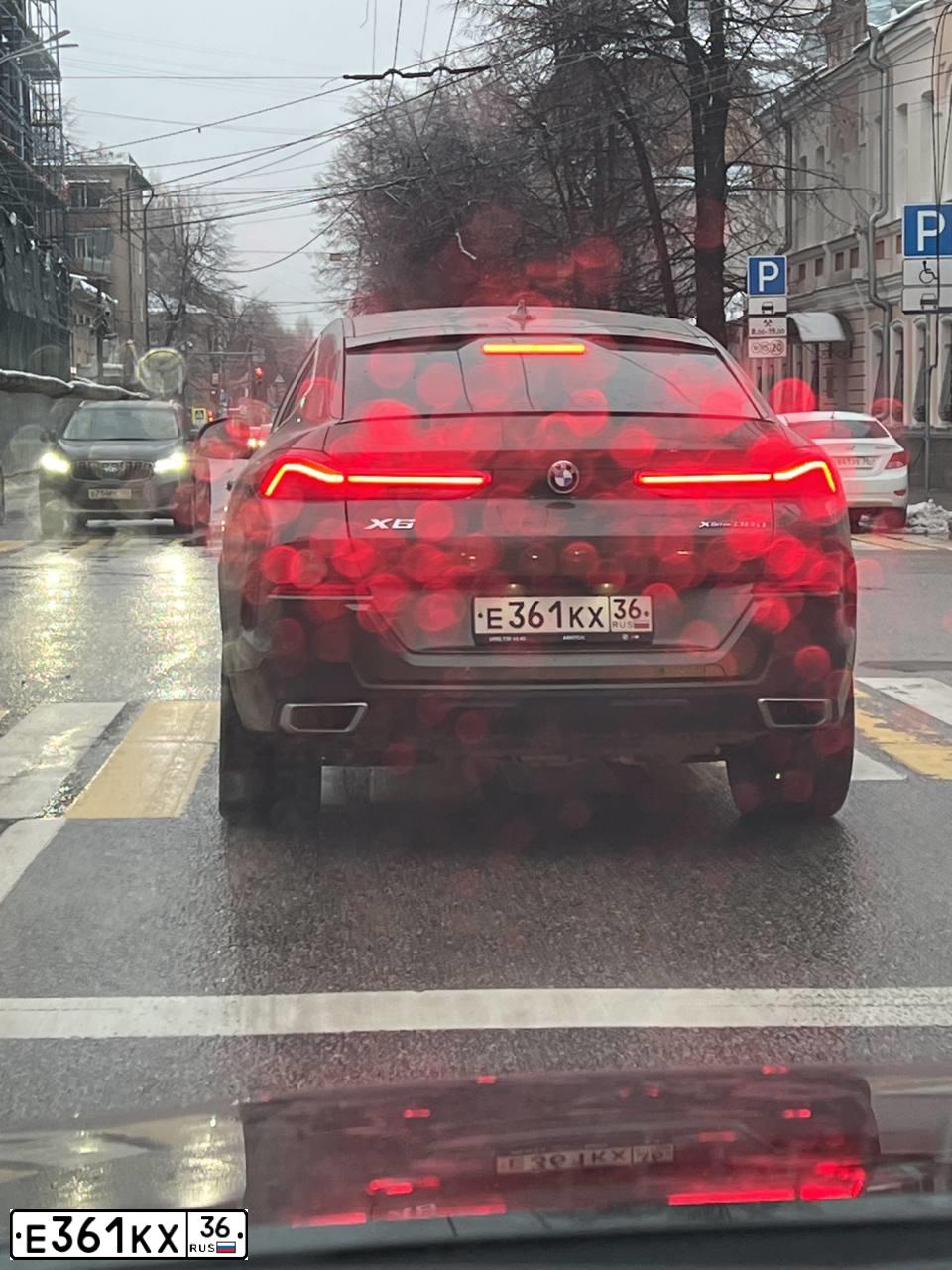 Фото автомобиля INFINITI QX70 /FX/, 2008 — госномер Е361КХ36. Цвет: Серо-Синий