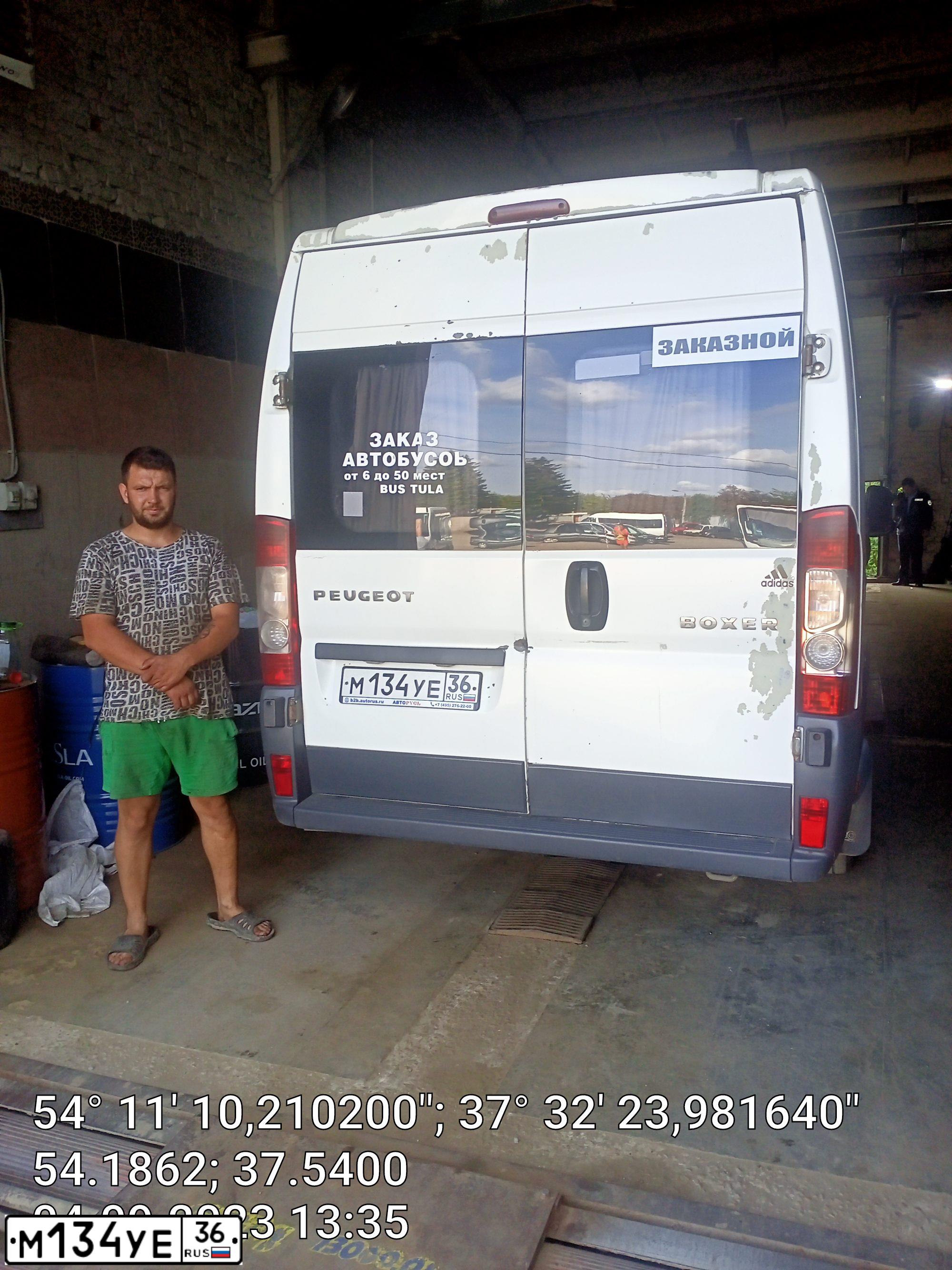 Фото автомобиля PEUGEOT BOXER, 2012 — госномер Х463СЕ71. Цвет: Белый