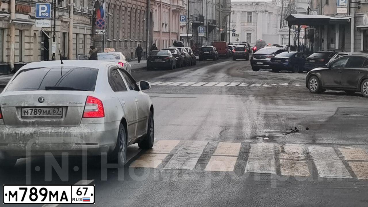 Фото автомобиля SKODA OCTAVIA, 2011 — госномер Р353АС76. Цвет: Белый