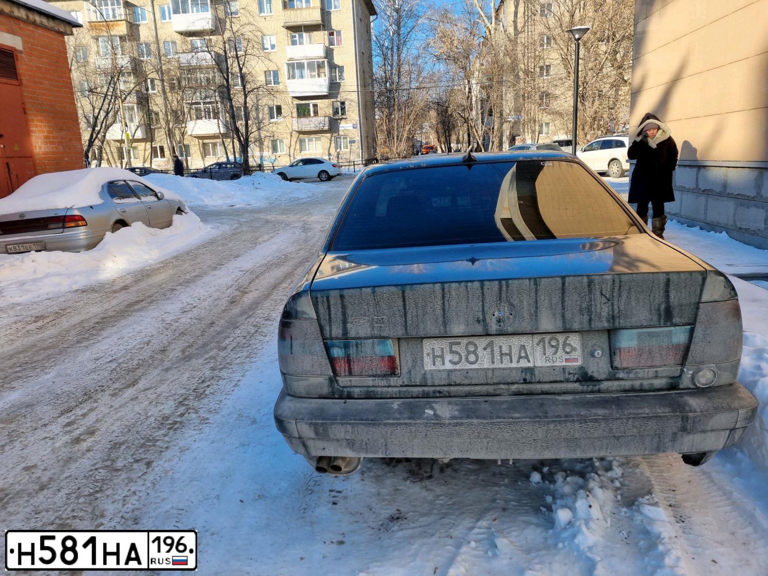 Фото автомобиля BMW W SERIE 5, 1990 — госномер Н581НА196. Цвет: ЗЕЛЕНЫЙ