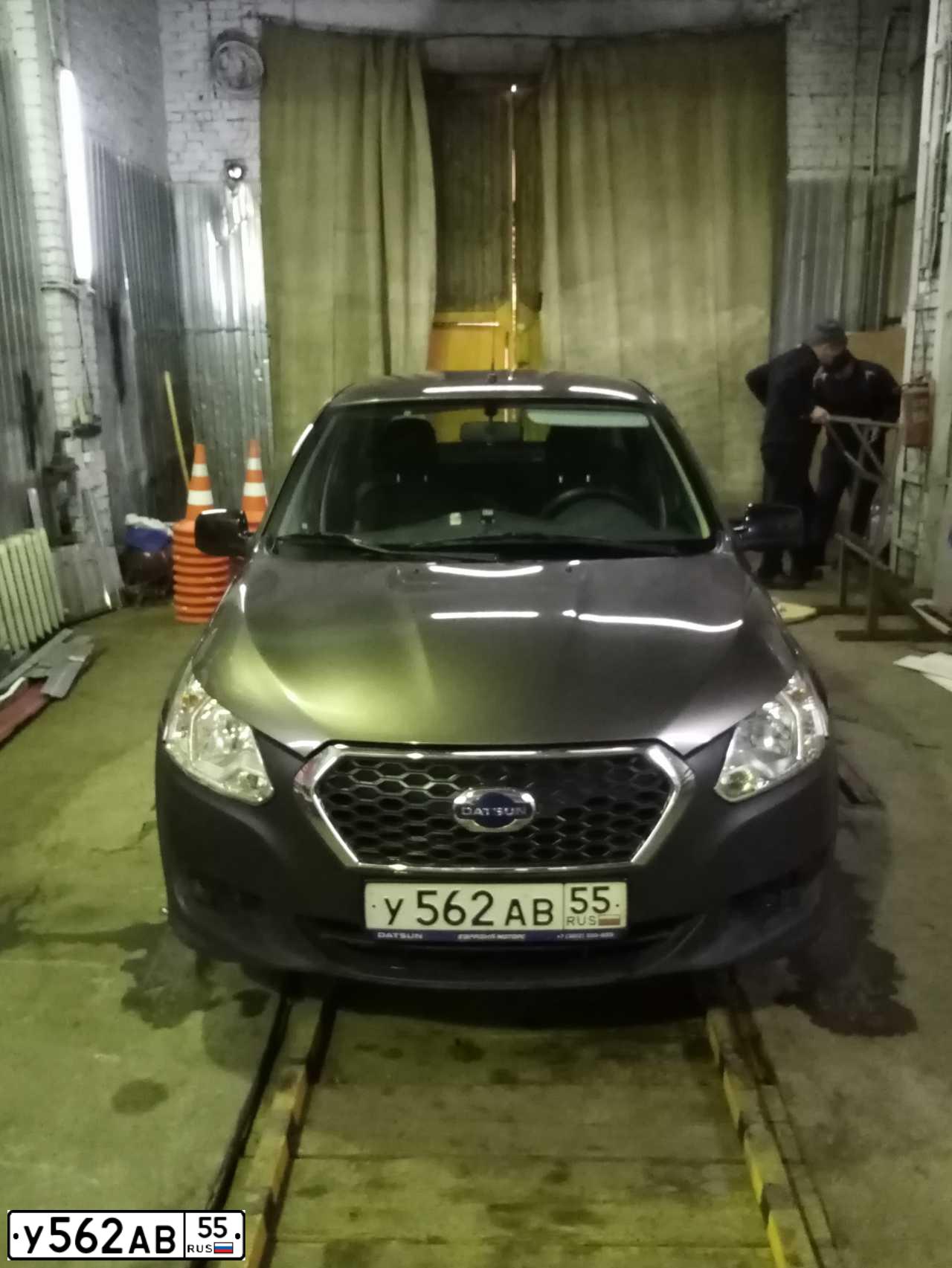 Фото автомобиля DATSUN ON-DO, 2017 — госномер У562АВ55. Цвет: Серый